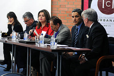 Fotografía invitados debate "El ordenamiento territorial ante la crisis del gobierno urbano"
